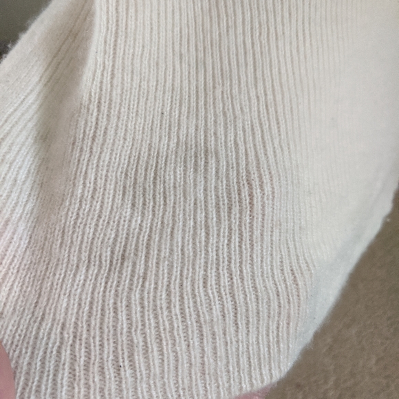 Cashmere Sweater, Super Comfortable! - Picture 3 of 4